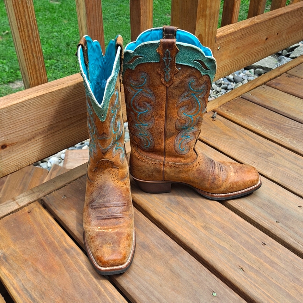Justin Boots Tan Leather Western Boots with Turquoise Accents